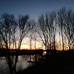 Hébergement de vacances The Ferryman's Vrijgelegen Aan De Waal *