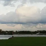 Hébergement de vacances The Ferryman's Vrijgelegen Aan De Waal