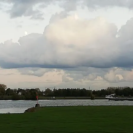 Ferienhaus The Ferryman's Vrijgelegen Aan De Waal