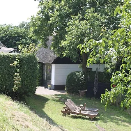 度假居 The Ferryman's Vrijgelegen Aan De Waal Varik