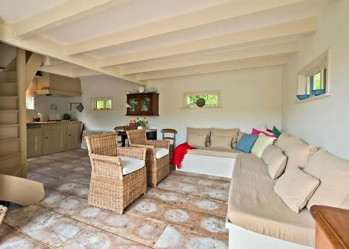 The Ferryman's Vrijgelegen Aan De Waal *