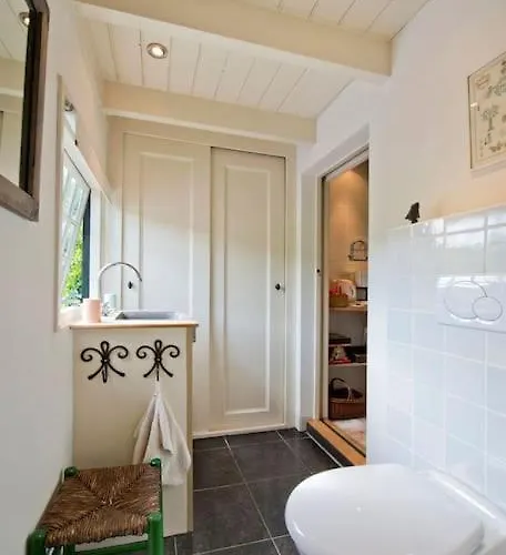 Vakantiehuis The Ferryman's Vrijgelegen Aan De Waal Varik