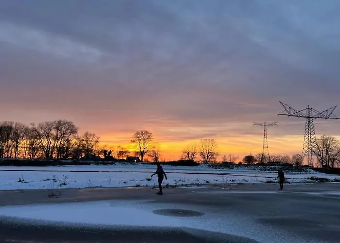 度假居 The Ferryman's Vrijgelegen Aan De Waal