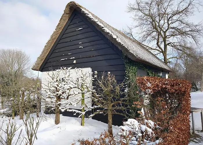 The Ferryman's Vrijgelegen Aan De Waal Vakantiehuis