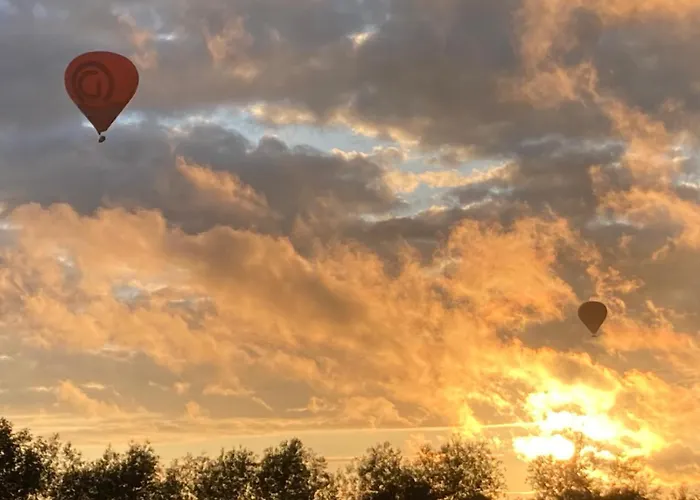 The Ferryman's Vrijgelegen Aan De Waal Varik
